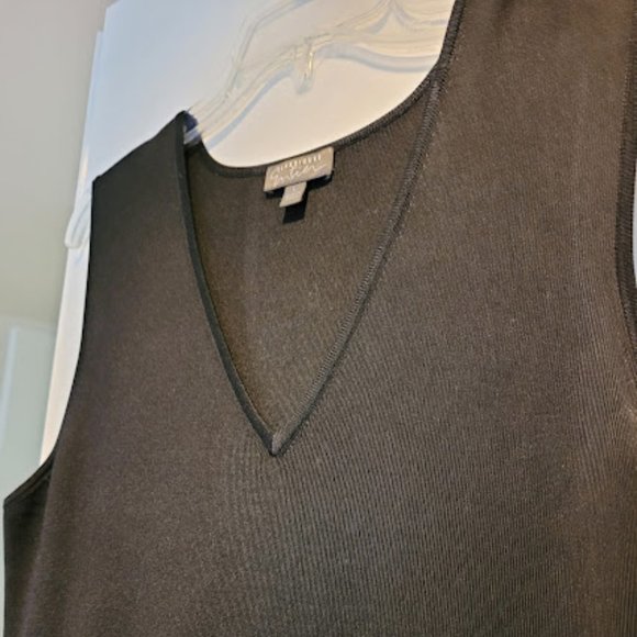 Nordstrom Classiques Entier black knit V-neck shell top - Picture 5 of 7